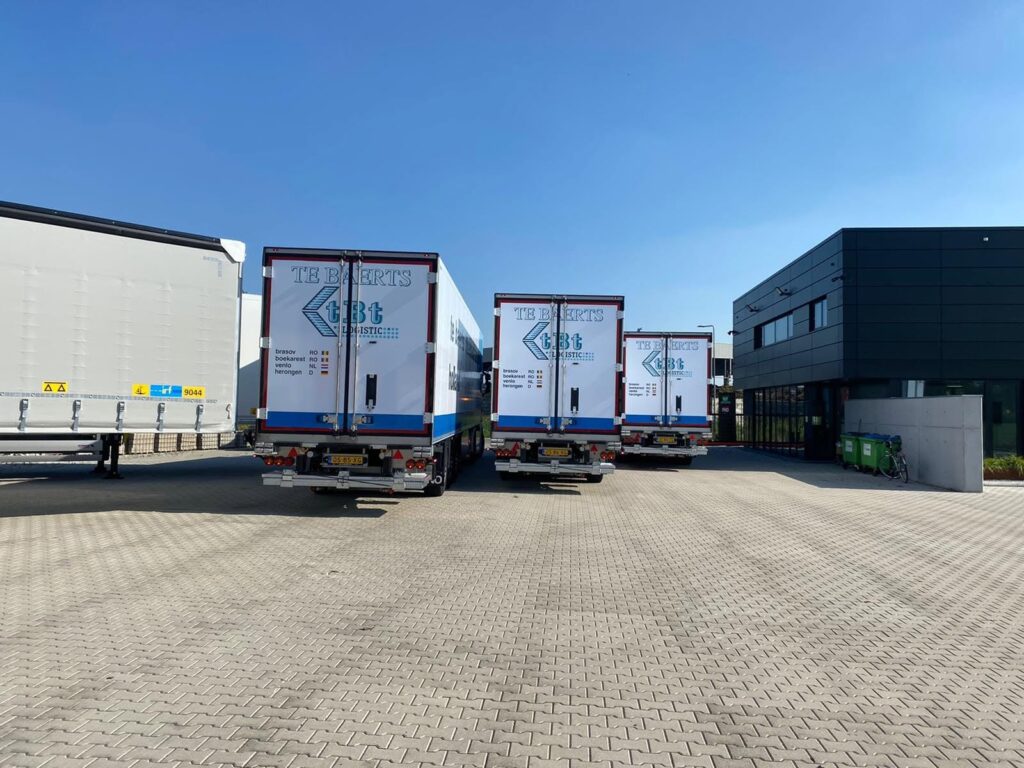 Camion TBT Logistic transport fructe și legume