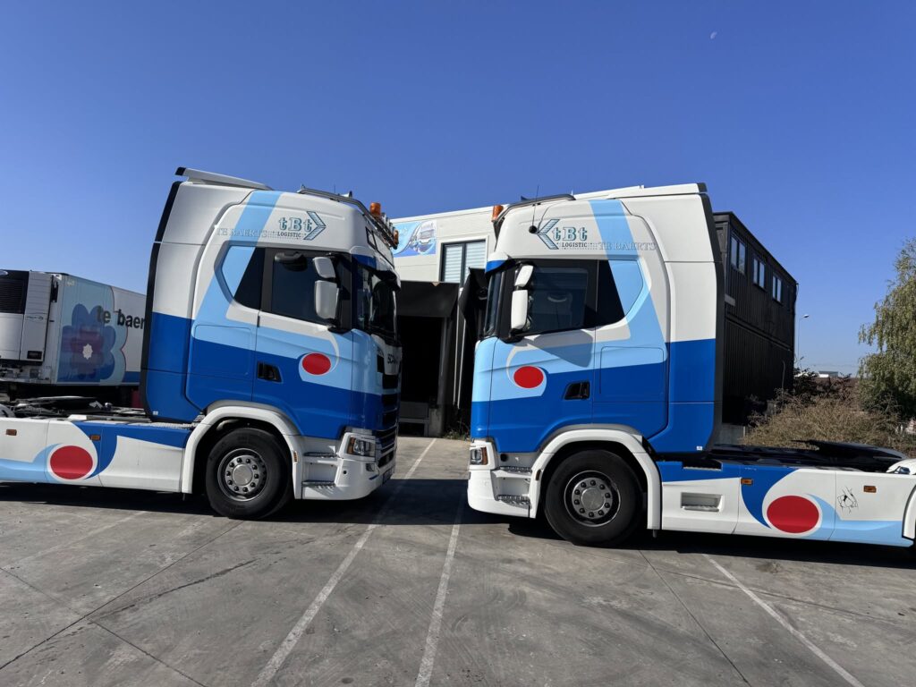 Camion Mercedes Actros TBT Logistic la depozit